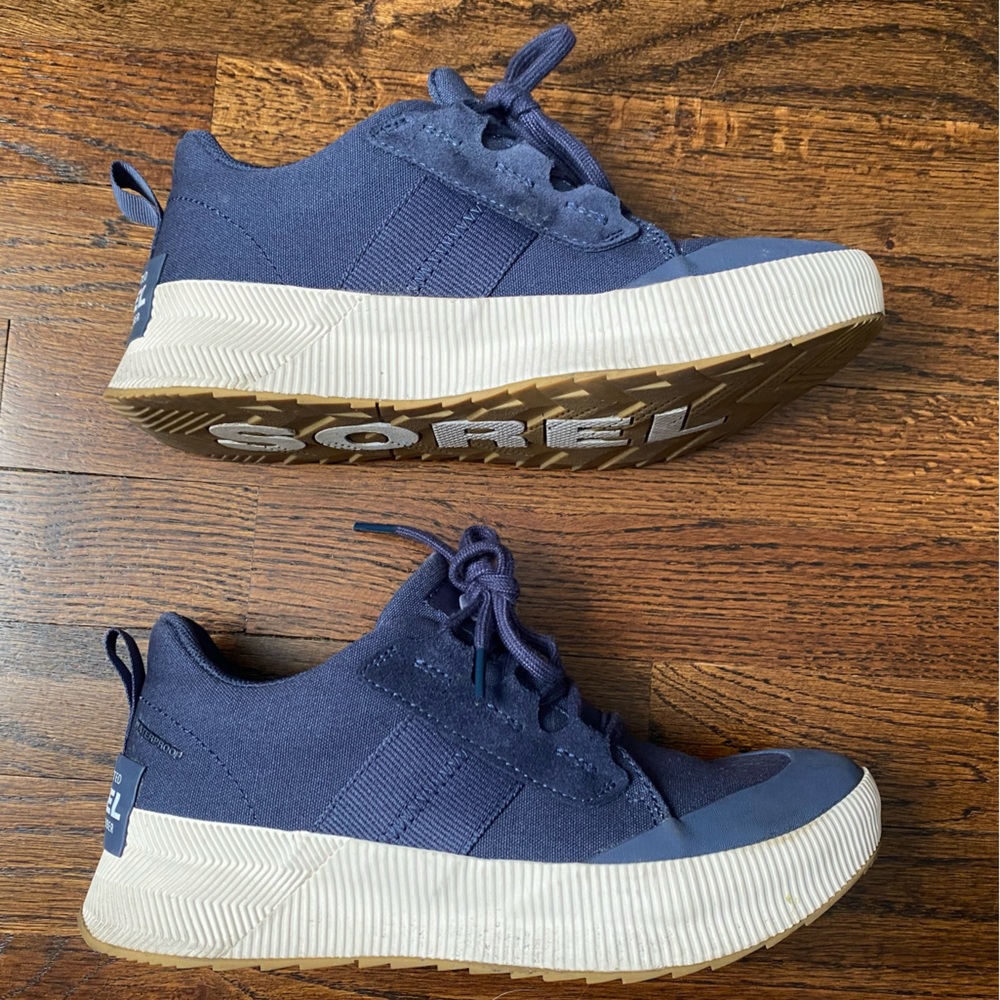 SOREL- Out N About Low Waterproof Sneakers Navy Women’s Size 8 natural rubber - Picture 6 of 16